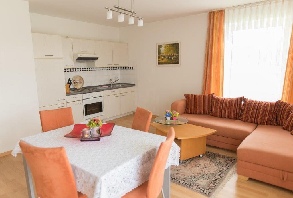 Auszeit - Ihr Sibyllenbad Gaestehaus Нойалбенройт Екстериор снимка